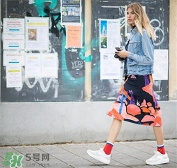 春天牛仔外套怎么搭配？春天牛仔外套怎么搭配好看？