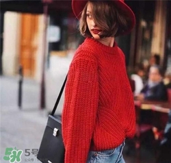 紅色衣服配什么顏色褲子？紅色衣服配什么褲子好看？