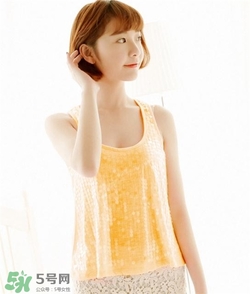熒光色衣服怎么搭配？熒光色衣服怎么搭配好看？
