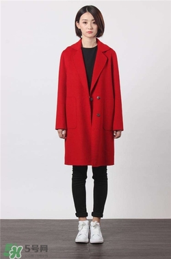 紅色衣服配什么顏色鞋子？紅色衣服配什么鞋子好看？