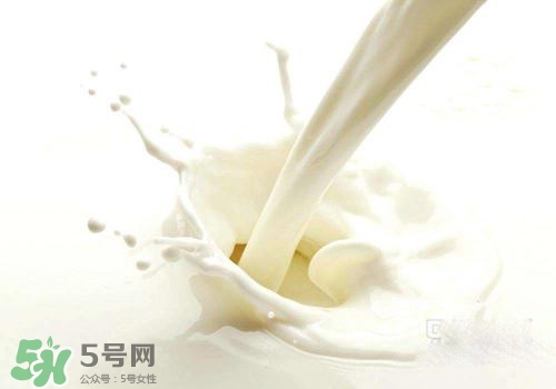 牛奶苦是怎么回事？牛奶苦能喝嗎？