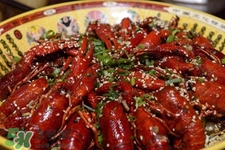 痛風(fēng)可以吃小龍蝦嗎？吃小龍蝦會(huì)引發(fā)痛風(fēng)嗎？
