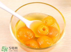 枇杷和蜂蜜能一起吃嗎？枇杷放蜂蜜好嗎？