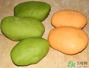菠菜汁和面怎樣做更綠？怎么樣菠菜汁和面更綠？