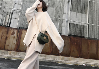 衛(wèi)衣可以配闊腿褲嗎？衛(wèi)衣配闊腿褲好看嗎？