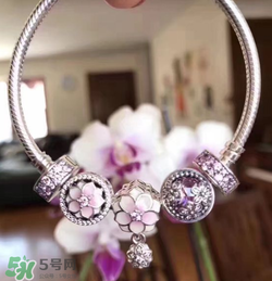 潘多拉2017新品桃花系列在哪里買？pandora桃花系列國內(nèi)有賣嗎？