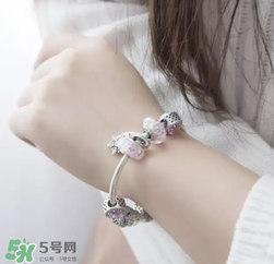 潘多拉2017新品桃花系列在哪里買？pandora桃花系列國內(nèi)有賣嗎？