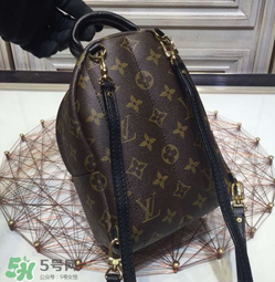 lv雙肩包怎么看真假？lv雙肩包真假辨別