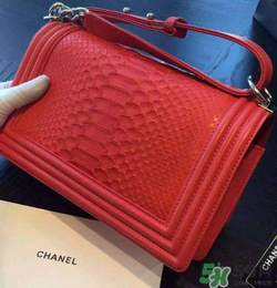 香奈兒蟒蛇皮包包怎么保養(yǎng)？chanel蟒蛇皮包包怎么清洗？