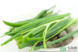 薺菜和蔥能一起吃嗎？薺菜餃子可以放蔥嗎？