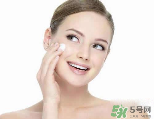 卸妝膏可以當(dāng)洗面奶嗎？用完卸妝膏后還要用洗面奶嗎？