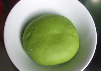 菠菜汁和面菠菜還焯嗎？菠菜汁和面需要焯水嗎？