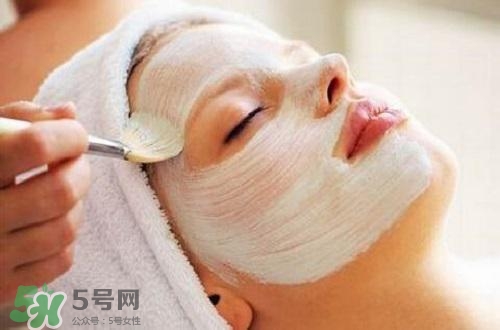 面粉做面膜會(huì)堵塞毛孔嗎？面粉怎么做面膜不會(huì)堵塞毛孔
