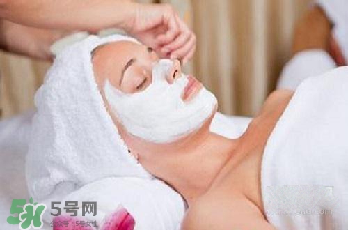 面粉做面膜會(huì)堵塞毛孔嗎？面粉怎么做面膜不會(huì)堵塞毛孔