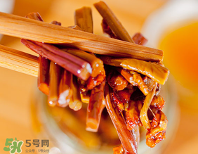 吃蕨菜會過敏嗎？皮膚過敏能吃蕨菜嗎？