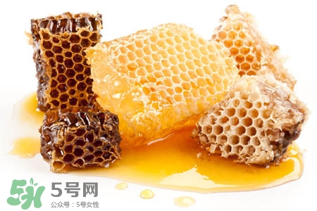 過敏性鼻炎可以吃蜂蜜嗎？過敏性鼻炎能不能吃蜂蜜？