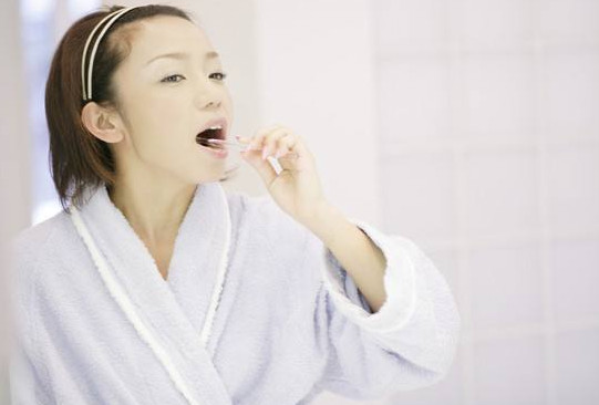 刷牙的時候惡心干嘔是怎么回事？刷牙時惡心干嘔是怎么回事