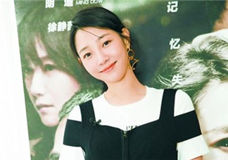 白百合黃色外套是什么牌子？白百合黃色外套是哪個(gè)品牌？