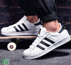 adidas貝殼頭正品多少錢？阿迪達(dá)斯貝殼頭鞋專柜價格