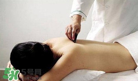 刮痧能治頸椎病嗎？頸椎病刮痧正確圖片