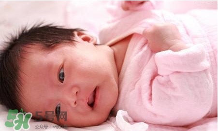 嬰兒濕疹是什么引起的？嬰兒濕疹是什么原因