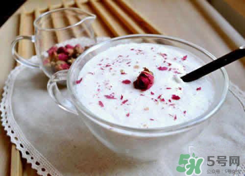 玫瑰水可以做面膜嗎？玫瑰水怎么做面膜？