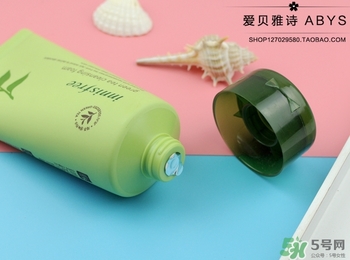 悅詩風(fēng)吟綠茶洗面奶適合什么膚質(zhì)？悅詩風(fēng)吟洗面奶適合油性肌膚嗎？