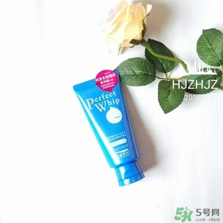 資生堂洗顏?？葡疵婺坛煞?資生堂洗顏?？朴袕?qiáng)堿嗎？