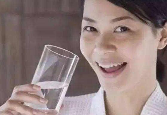 隔夜水為什么不能喝？為什么說(shuō)隔夜的水不能喝