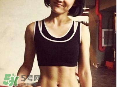 女生馬甲線怎么練？馬甲線多久能練出來