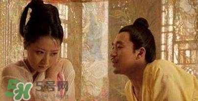 皇帝們的第一次給了誰？