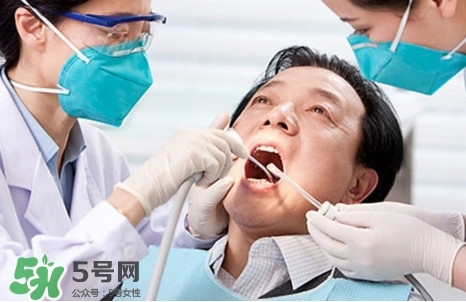 牙周炎怎么得的？牙周炎怎么引起的