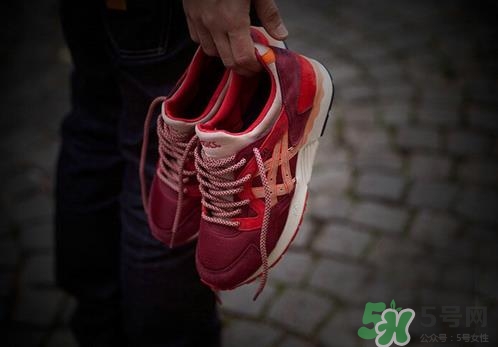 亞瑟士和耐克哪個(gè)好？asics和nike跑鞋哪個(gè)更好？