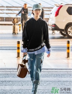 miumiu水桶包怎么搭配？miumiu水桶包怎么搭配好看？