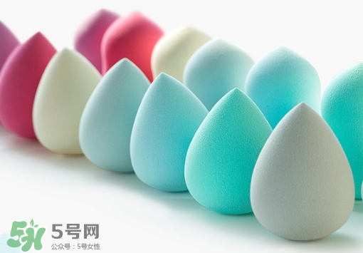 美妝蛋可以干用嗎？美妝蛋使用前要打濕嗎？
