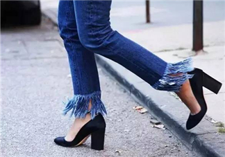 流蘇牛仔褲搭配什么上衣？流蘇牛仔褲配什么上衣好看？