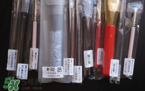 受受狼家的刷子怎么樣？受受狼化妝刷好用嗎