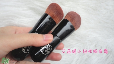 艾諾琪化妝刷怎么樣？艾諾琪化妝刷和受受狼哪家好？