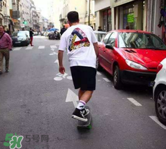 palace衣服貴嗎？palace衣服一般多少錢？