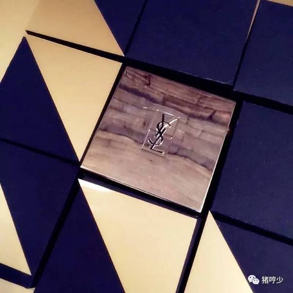 ysl蕾絲氣墊粉餅怎么樣？ysl蕾絲氣墊粉餅好用嗎？