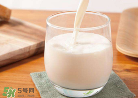 香椿可以和牛奶一起吃嗎？香椿和牛奶能一起吃嗎？