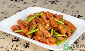 香椿可以和牛肉一起吃嗎？香椿和牛肉能同吃嗎？