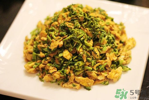 香椿炒雞蛋好吃嗎？吃香椿炒雞蛋好嗎？