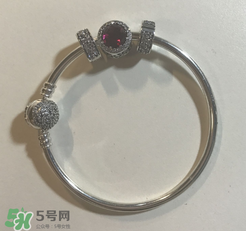 潘多拉美女與野獸手鏈是什么材質(zhì)？pandora美女與野獸是銀的嗎？