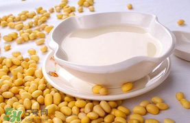 香椿和豆?jié){能一起吃嗎？喝豆?jié){可以吃香椿炒雞蛋嗎？