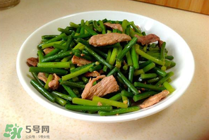 香椿和蒜苔能一起吃嗎？香椿蒜苔的做法
