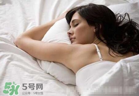 夫妻兩地分居怎么解決生理需求？夫妻兩地分居該如何相處？