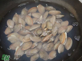 花甲不開口能吃嗎？花甲不開口是不是死了？