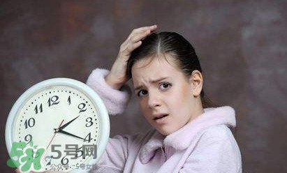 女生熬夜會(huì)平胸嗎？女生經(jīng)常熬夜的危害