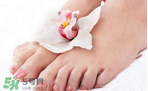痛風(fēng)有什么癥狀？女性痛風(fēng)的初期癥狀